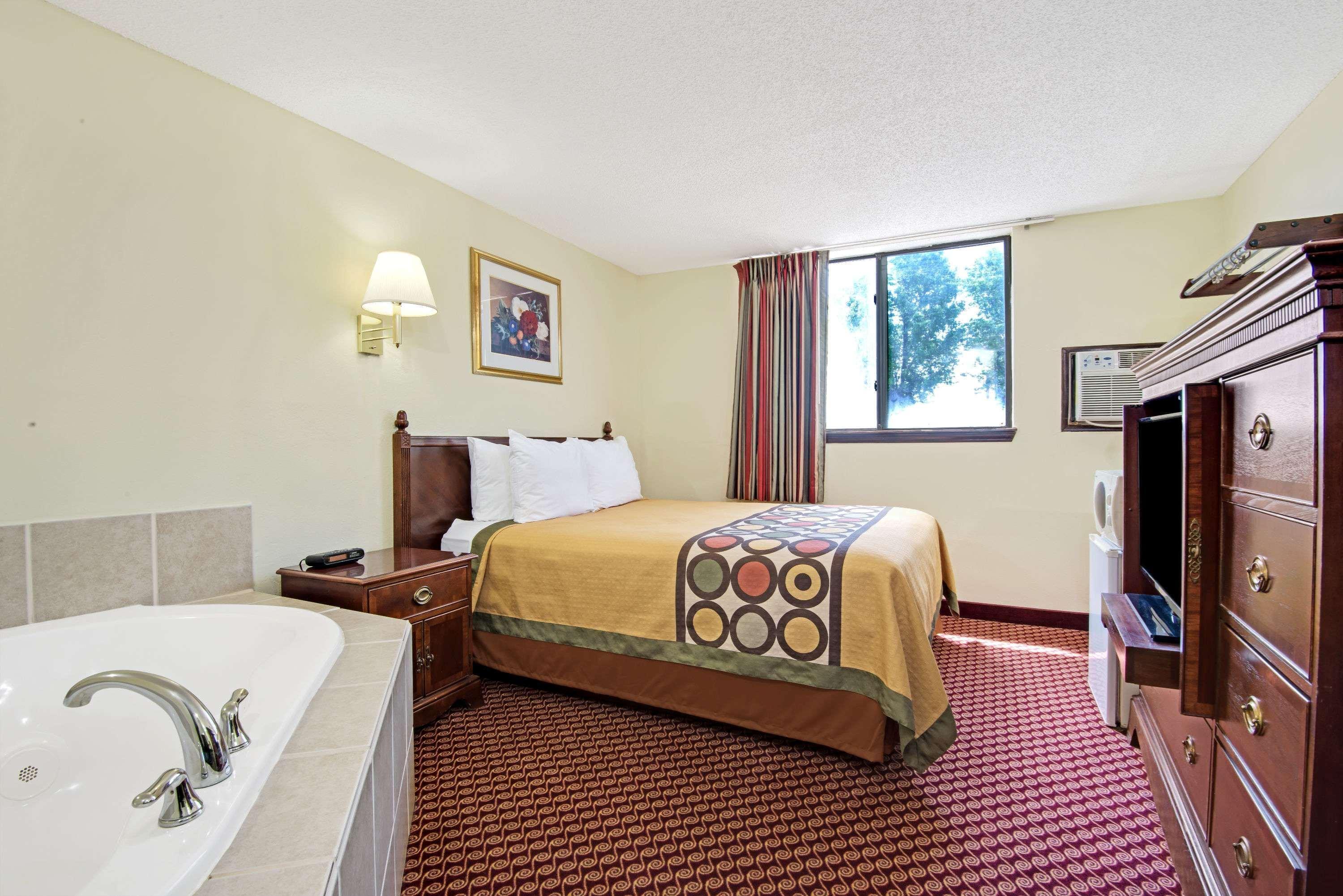 Baymont Inn & Suites By Wyndham Liberty Exteriör bild