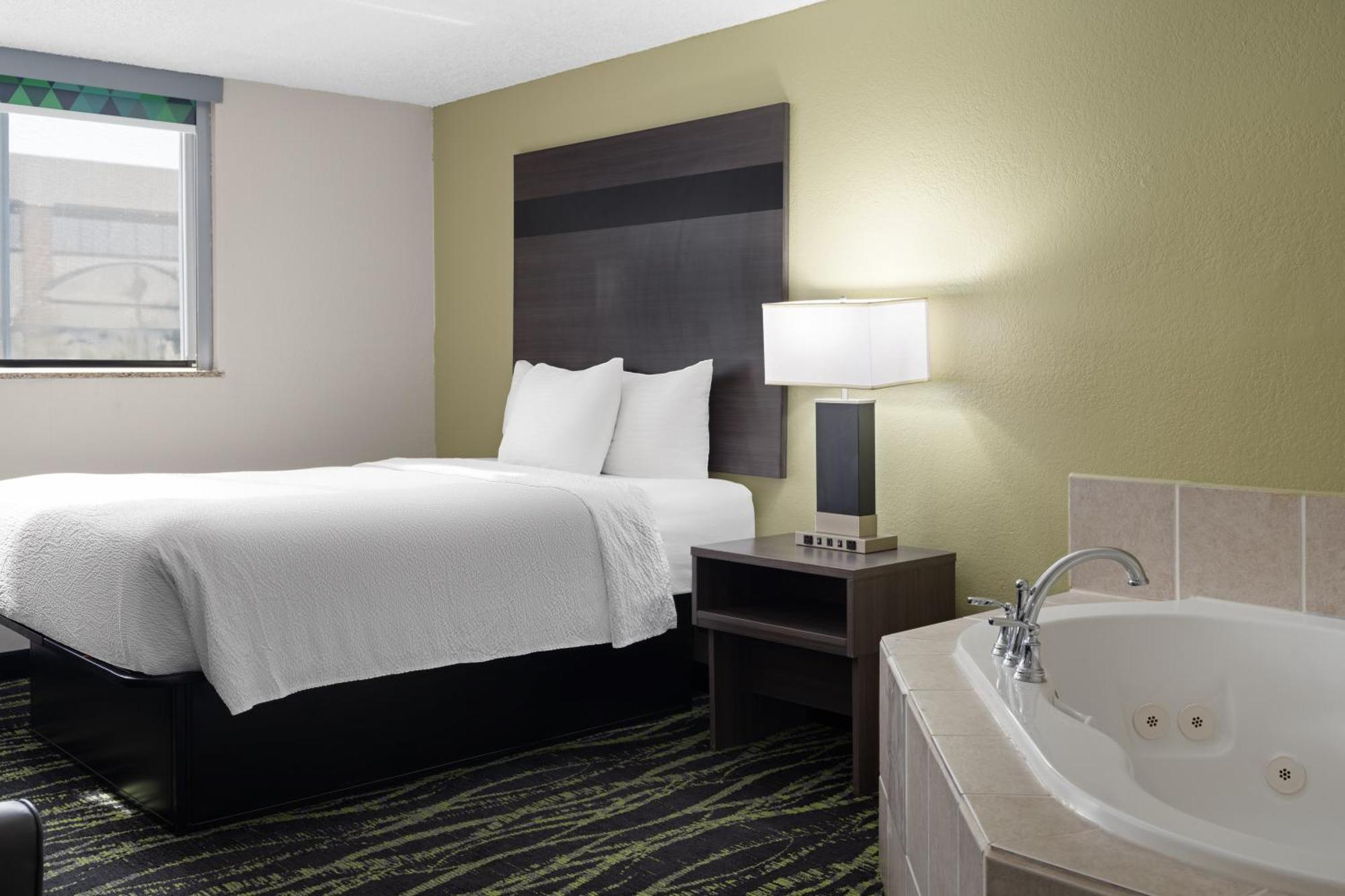 Baymont Inn & Suites By Wyndham Liberty Exteriör bild